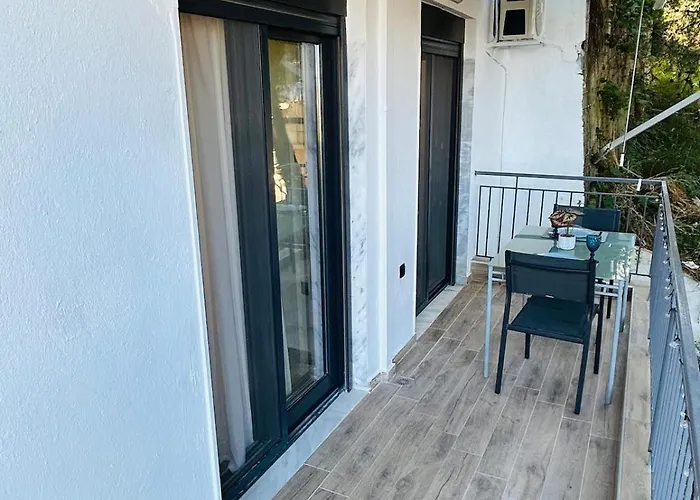 Avra House Apartment *